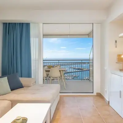 Apartamento frente al mar con terraza en Palamós