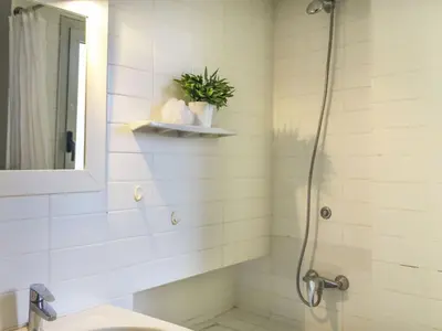 Un baño de Apartment Los Laureles Blancos by Interhome