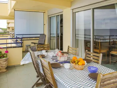 Comida en o cerca de este apartamento