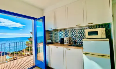Una cocina o zona de cocina en EVH122 Apartamento con vistas al mar