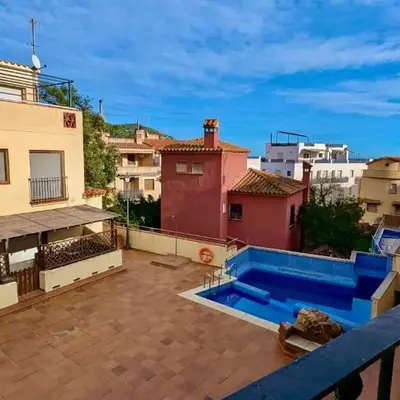 EVH123 Casa adosada con piscina comunitaria