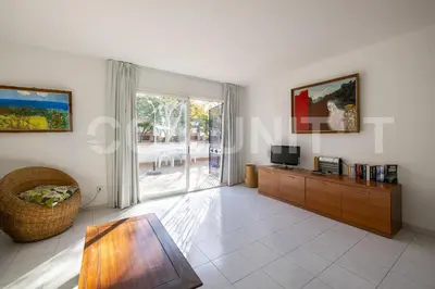 Plano de Apartamento con piscina y aparcamiento en Playa de Aro