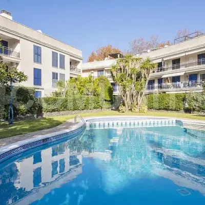 Apartamento con piscina y aparcamiento en Playa de Aro