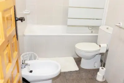 Un baño de Winahost Lloret Santa Isabel