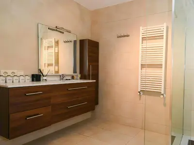 Un baño de Villa de lujo con piscina privada y wifi - ES-360-2