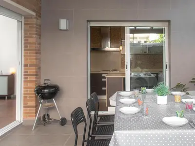 Plano de Casa Moderna con Jardín y Piscina Privada – Santa Cristina d’Aro - ES-360-1