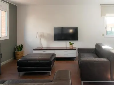 Una televisión o centro de entretenimiento en Casa Moderna con Jardín y Piscina Privada – Santa Cristina d’Aro - ES-360-1