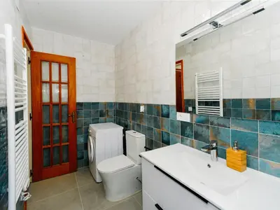 Un baño de Apartamento Frente al Mar en Palamós, Aire Acondicionado, WiFi - ES-360-4