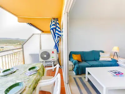 Un balcón o terraza de Apartamento Frente al Mar en Palamós, Aire Acondicionado, WiFi - ES-360-4