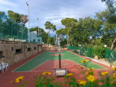 Instalaciones para jugar a tenis o squash en Apartamento Exclusivo en Primera Línea de Mar – Torre Valentina, Eden Mar - ES-360-7 o alrededores