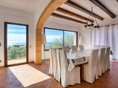 Plano de Casa de Lujo con Piscina Privada en Platja d'Aro - ES-360-6