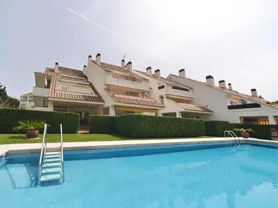 Piscina en o cerca de Apartamento Terraza y Jardín en Platja d'Aro - ES-360-9