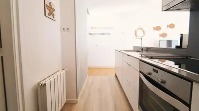Una cocina o zona de cocina en Seahomes Vacations - Amazing Seafront Apt & PKG