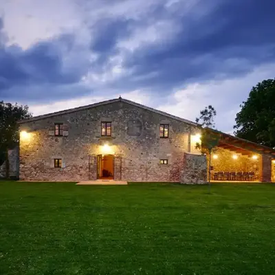 A Restored 16Th-Century Farmhouse Near Girona