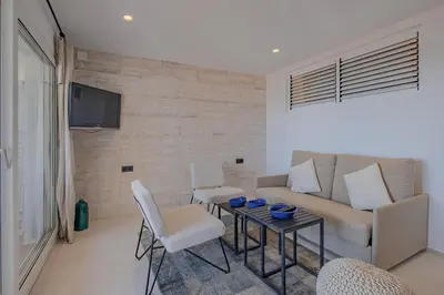 Una televisión o centro de entretenimiento en AL-1 Llafranc 4 PAX
