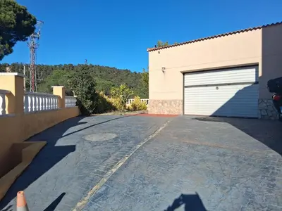 Vista general de una montaña o vista desde la villa