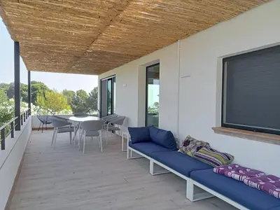 Un balcón o terraza de Casa Begur con piscina y parking, a 1,5 km de las playas - ES-185-24