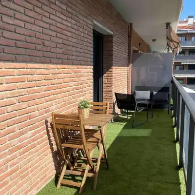 Bonito piso con terraza y piscina