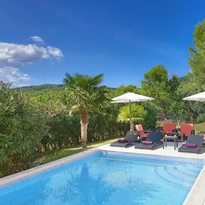 Casa moderna con piscina privada y jardín – Tamariu