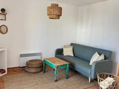 Zona de estar de Apartamento Romántico en Tamariu, Terraza Privada, Playa a 150m, Wi-Fi Incluido - HISP-233-581