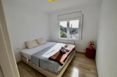 Cama o camas de una habitación en V&V Lloret-VILLA BELLO MONTE, con piscina privada y jardín