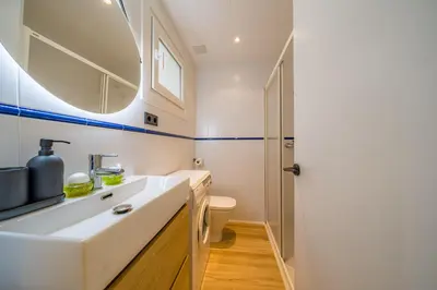 Un baño de Pau Picasso 2 – Estudio con Terraza en Tossa