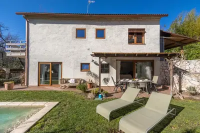 Jardín al aire libre en Casa con encanto a los pies del Montseny