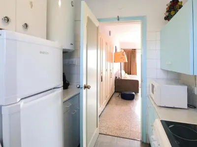 Una cocina o zona de cocina en Apartamento junto al mar en S'Agaró, 4 personas, terraza - ES-298-2