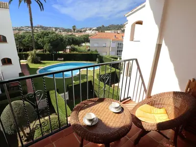 Piscina en o cerca de Apartamento en S'Agaró para 5 personas con terraza - ES-298-5
