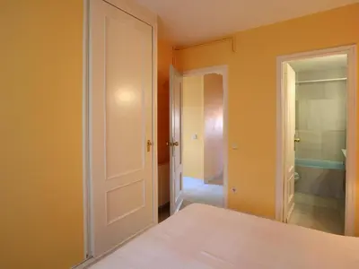 Cama o camas de una habitación en Apartamento en S'Agaró para 5 personas con terraza - ES-298-5
