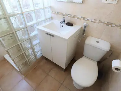 Un baño de Apartamento para 6 a 300m de la playa Sant Pol S'Agaró - ES-298-22