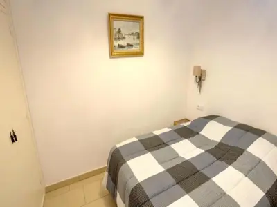 Cama o camas de una habitación en Apartamento con terraza para 6 pax en Sant Feliu de Guíxols - ES-298-18