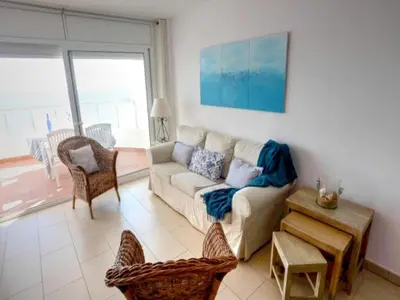 Zona de estar de Apartamento con terraza para 6 pax en Sant Feliu de Guíxols - ES-298-18