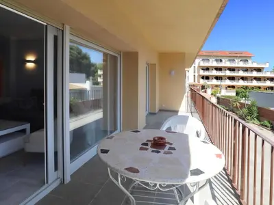 Un balcón o terraza de Apartamento 6 pers. a 50m playa de Sant Pol - ES-298-24