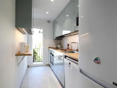Una cocina o zona de cocina en Apartamento 6 pers. a 50m playa de Sant Pol - ES-298-24
