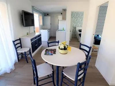 Una cocina o zona de cocina en Ático con terraza cerca del mar para 4 personas en San Felíu de Guíxols - ES-298-16