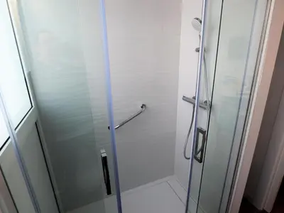 Un baño de Ático con terraza cerca del mar para 4 personas en San Felíu de Guíxols - ES-298-16