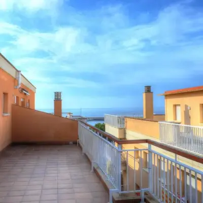 Ático con terraza cerca del mar para 4 personas en San Felíu de Guíxols - ES-298-16