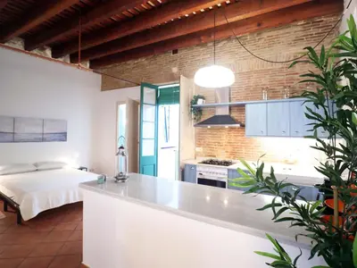 Una cocina o zona de cocina en Loft renovado en el centro de Sant Feliu, 2 habitaciones, cerca de la playa - ES-298-42