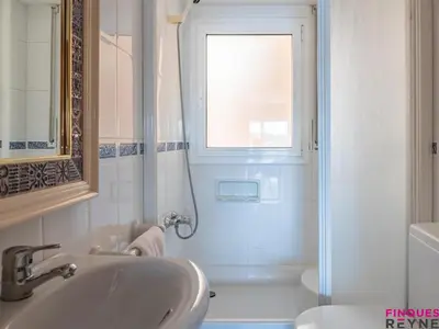 Un baño de Espectacular apartamento 3 habitaciones, vista al mar en Sant Feliu - ES-298-41