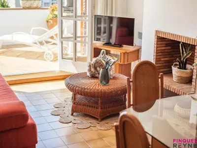 Zona de estar de Apartamento 2 habitaciones con terraza y tenis, cerca de la playa - ES-298-36