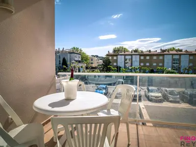 Un balcón o terraza de Apartamento céntrico en S'agaró con parking a 7 min de la playa - ES-298-43