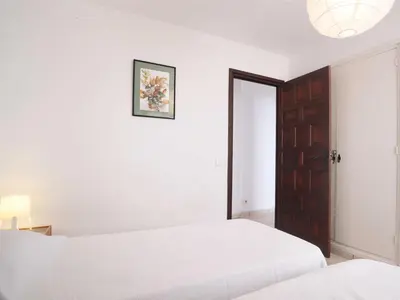 Cama o camas de una habitación en Apartamento en Sant Feliu de Guíxols, admite mascotas, 4 personas, vistas al mar - ES-298-44