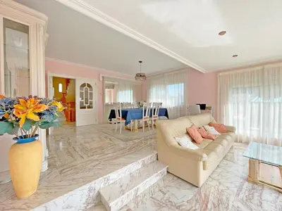 Zona de estar de Villa familiar en S'Agaró con piscina privada - ES-298-53