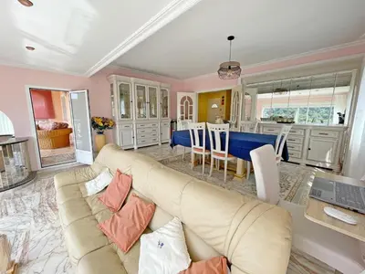 Una cocina o zona de cocina en Villa familiar en S'Agaró con piscina privada - ES-298-53