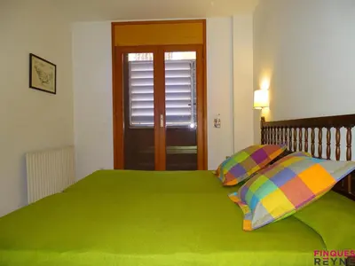 Cama o camas de una habitación en Apartamento San Felíu 3 habitaciones cerca del paseo - ES-298-49