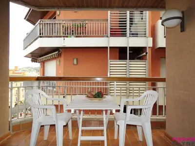 Un balcón o terraza de Apartamento San Felíu 3 habitaciones cerca del paseo - ES-298-49