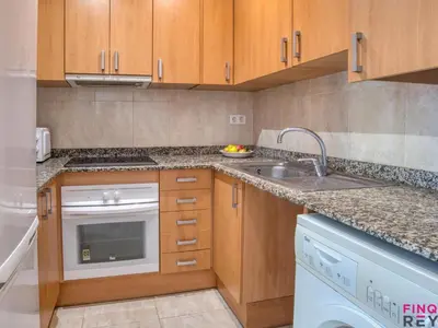 Una cocina o zona de cocina en Apartamento céntrico en S'agaró con parking y balcón - ES-298-48