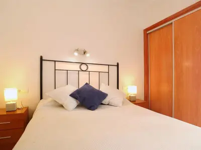 Cama o camas de una habitación en Apartamento con vista al mar, aire acondicionado y parking en S'Agaró - ES-298-34