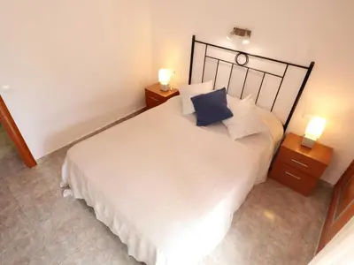 Cama o camas de una habitación en Apartamento con vista al mar, aire acondicionado y parking en S'Agaró - ES-298-34